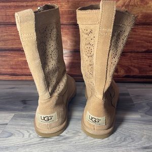 UGG Australia Sheepskin zip boots women’s 8